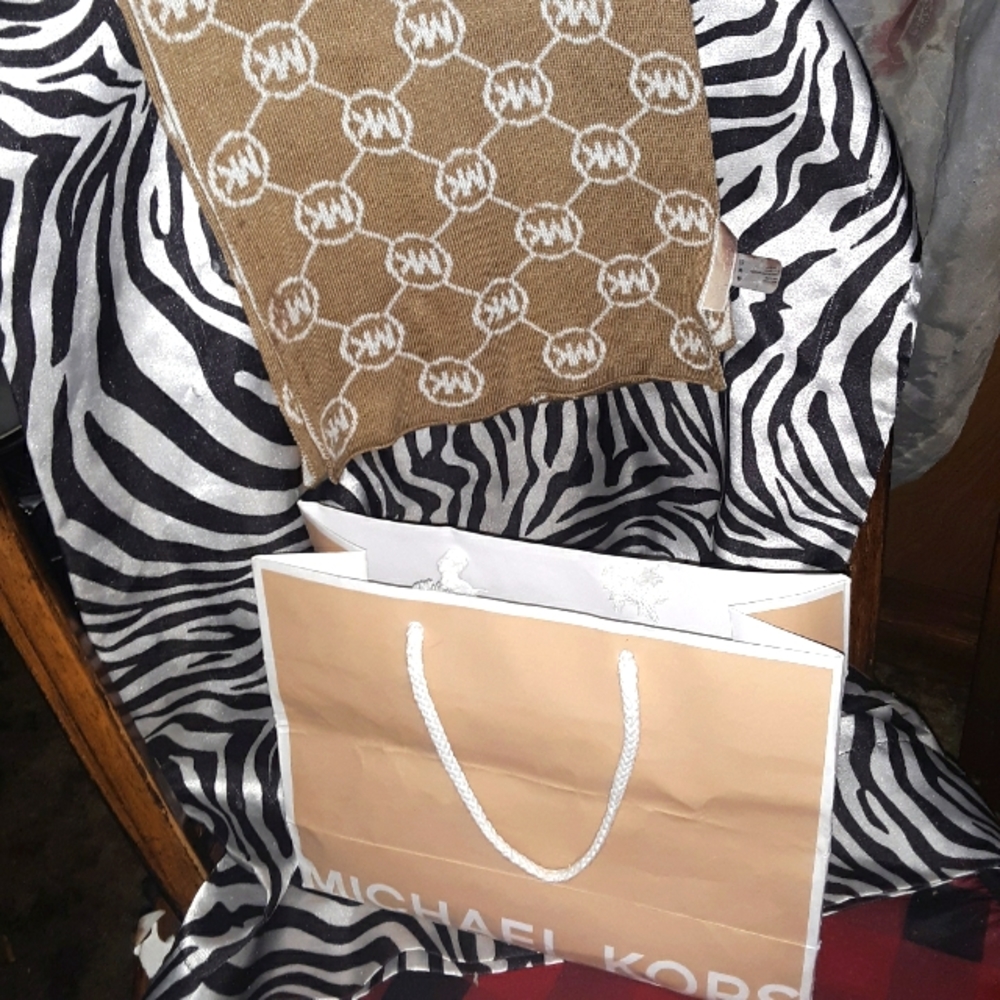 NWOT Micheal Kors scarf and gift bag